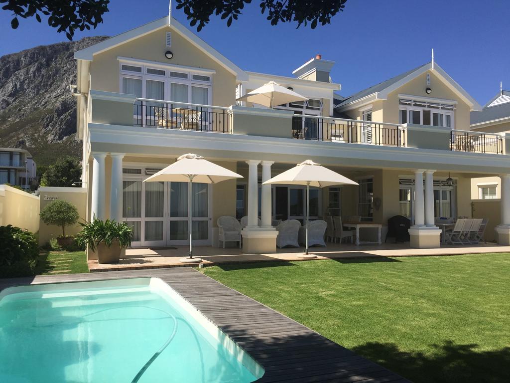 Sandals Beach Villa Hermanus Bagian luar foto